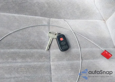 2000 Toyota Sienna Le/Xle z USA, uszkodzony, nr VIN 4T3ZF13C2YU215548